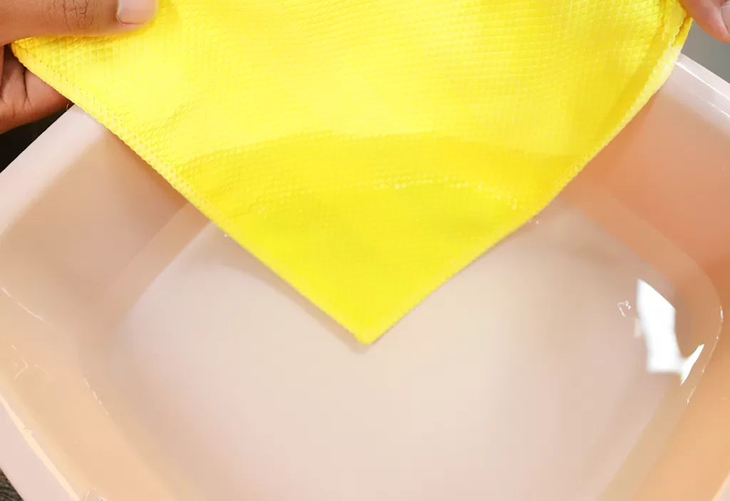 Bamboo Microfiber Glass Cloth：Strong water absorption of microfiber